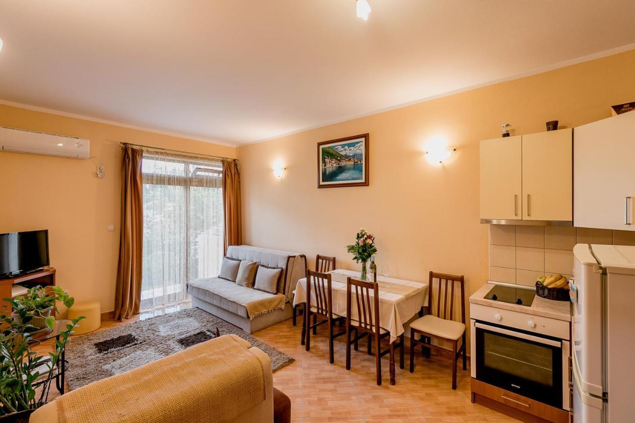 Apartments Gudelj Kamenari Exterior foto